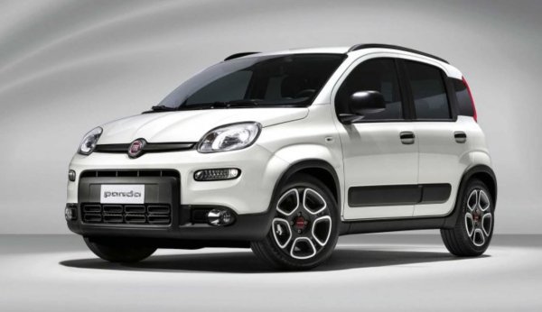 Въпреки че снегът може да бъде проблем в Обединеното кралство през повечето зими, може да не се нуждаете непременно от голяма кола в стил SUV през цялата година – особено ако живеете в град. Тук идва брилянтният Fiat Panda 4×4. Компактният градски автомобил е подходящ за градски условия, но задвижването му на четирите колела ви дава допълнителен контрол при заледени или заснежени пътища.
Възможността за превключване между задвижване на две колела и задвижване на четирите колела е полезна, осигурявайки допълнително сцепление, когато имате нужда от него. Това е една от причините Panda 4×4 да стане популярен избор за хората, живеещи и работещи в алпийските ски курорти. Автомобилът също така се предлага с електронен контрол на стабилността и електронно заключване на диференциала – две функции, които помагат за намаляване на риска от злополуки превръщат превозното средство един от най-добрите автомобили за сняг при шофиране в града. 
